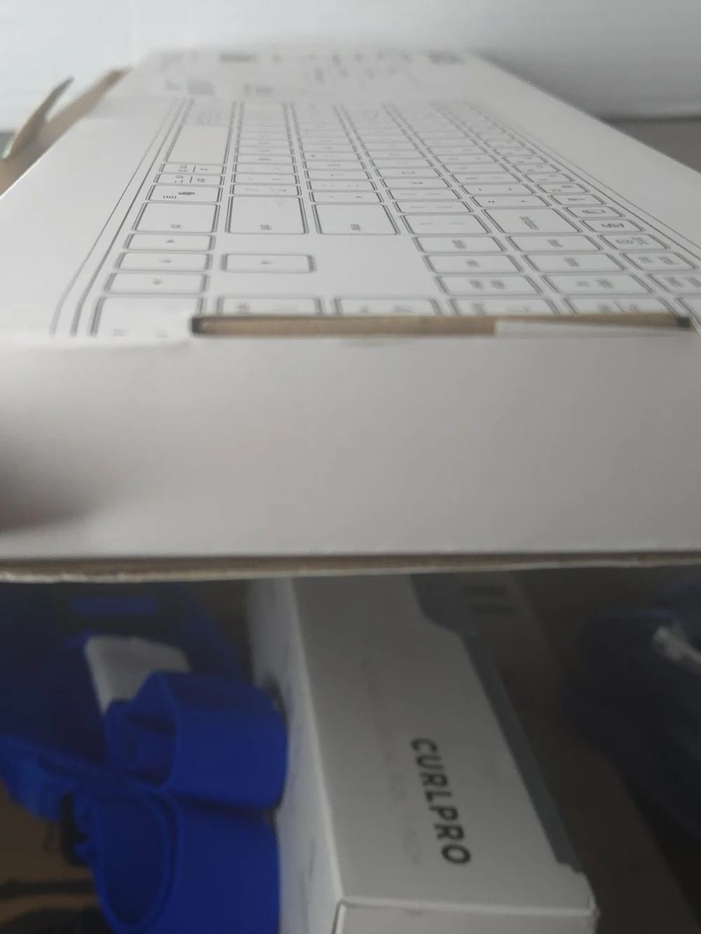 Dual-Mode Bluetooth Keyboard: Wireless Freedom, Zero Dongle
